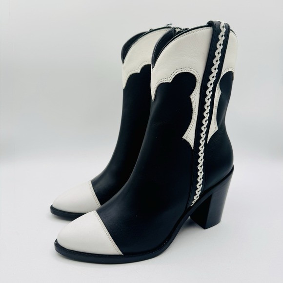 Lucchese Shoes - Lucchese Michelle Boots Women's Size 7.5 Black White Leather
